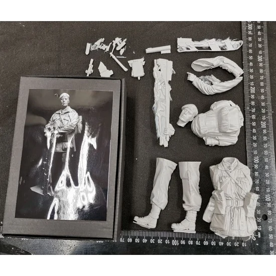 Mitches Military Models 111 200mm Royal Marine - Model Figures