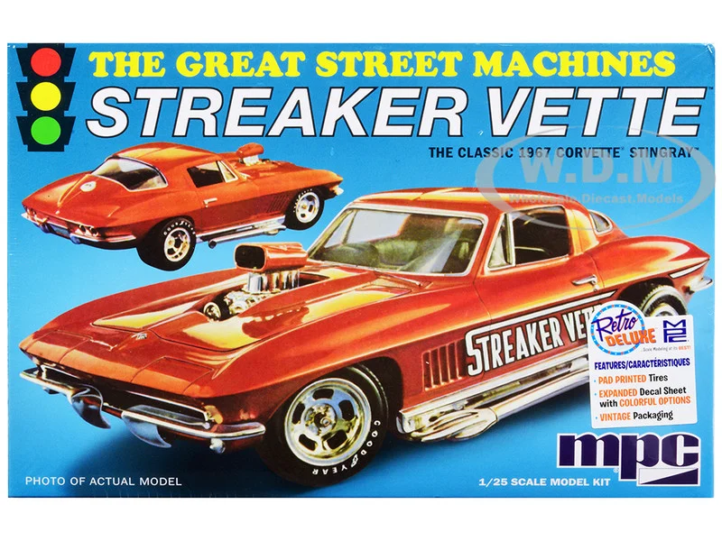 Skill 2 Model Kit 1967 Chevrolet Corvette Stingray "Streaker Vette" "The Great Street Machines" Series 1/25 Scale Model Car by MPC - Chevrolet Models