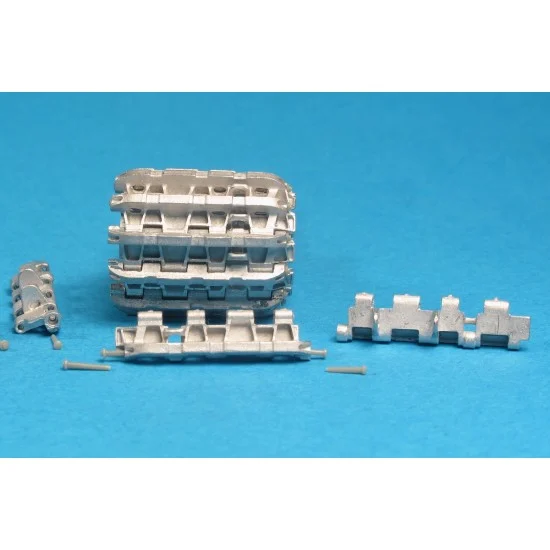 Master Club 35007 1/35 Metal Tracks for Pz.Kpfw.VI Tiger (Initial Type Tracks) (210 links, 440 pins) - Military Vehicles & Tanks