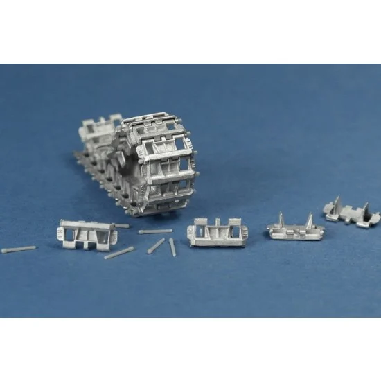 Master Club 35058 1/35 Metal Tracks for Pz.38(t) Late Type - Military Vehicles & Tanks