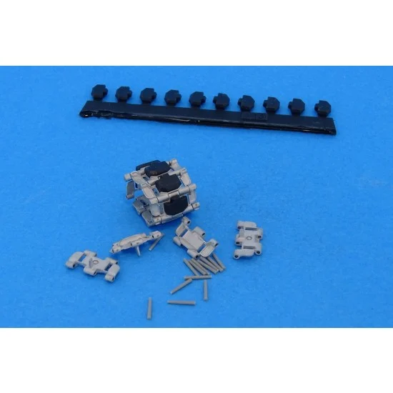 Master Club 35113 1/35 Tracks for M113 with Rubber Pads - Military Vehicles & Tanks