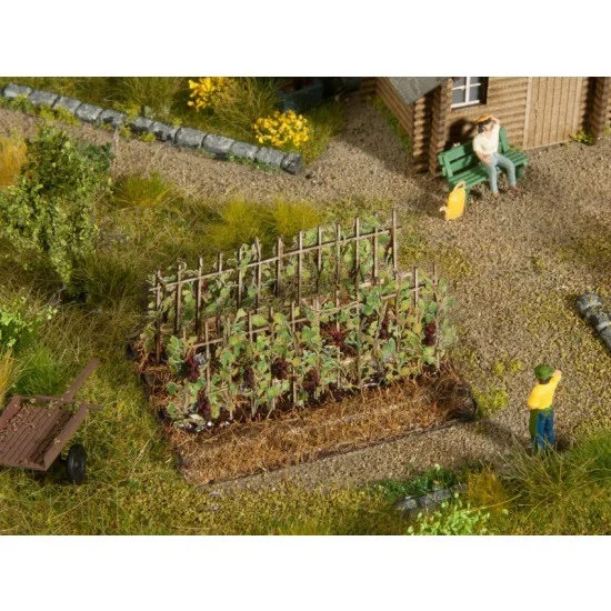 NOCH 13224 HO Scale Vines with Black Grapes (length: 30mm, width: 60mm, 2 treillages) - Scenics & Diorama