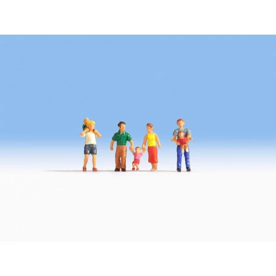 NOCH 15592 HO Scale Parents & Children (7 figures) - Model Figures