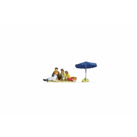NOCH 15599 HO Scale Family Having a Picnic - Model Figures