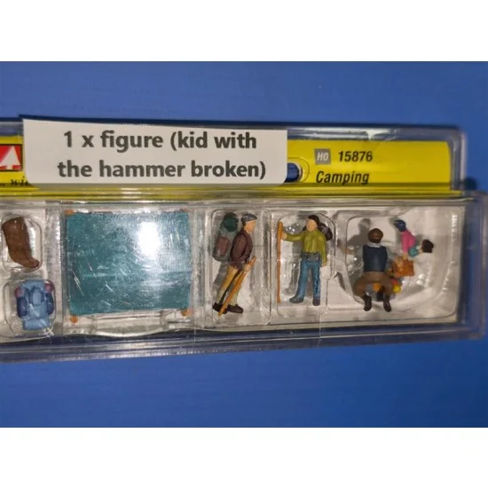 NOCH 15876-DA HO Scale Camping Figures (defect: kid's hammer cracked)