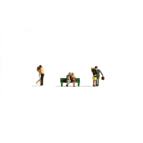 NOCH 36510 N Scale Kissing Lovers with Bench Assembled and Painted Miniatures - Model Figures