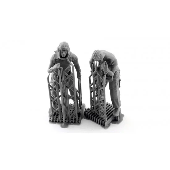 Orange Hobby G35-227 1/35 Russian Artillery Crews #A (2 figures)
