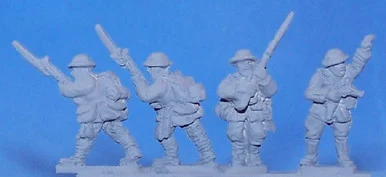 PIG160118 - BRITISH IN HELMET ADVANCING