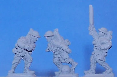 PIG160126 - BRITISH SPORTSMEN IN HELMET