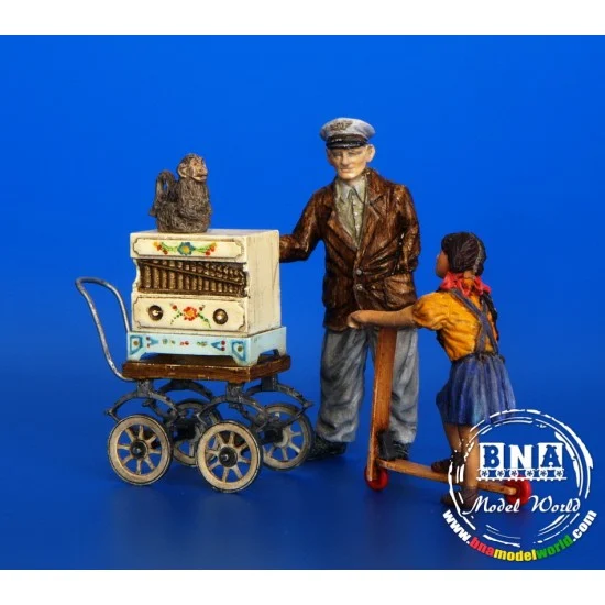 Plus Model 291 1/35 Organ Grinder - Model Figures