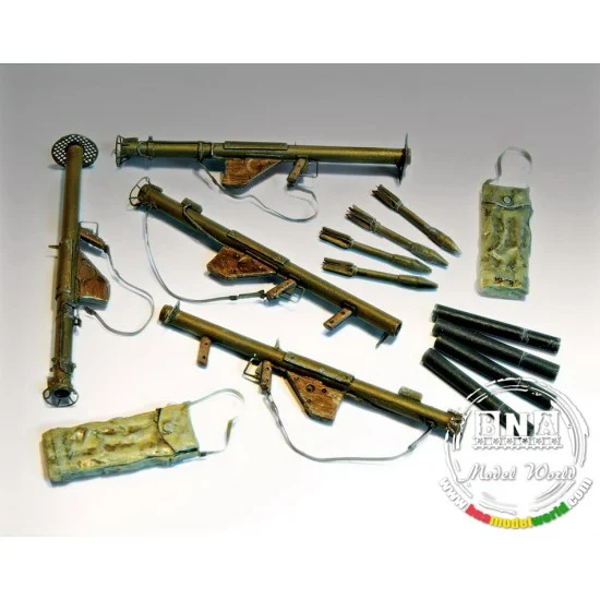 Plus Model 326 1/35 Bazooka M1 and M1A1 - Model Figures