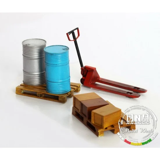 Plus Model 345 1/35 Pallet Track and Pallets - Scenics & Diorama