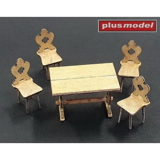 Plus Model 592 1/35 Country Furniture - Table & Chairs
