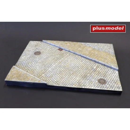 Plus Model 620 1/35 Display Base - Cobblestone Street with Sidewalk (29.5 x 21 cm)