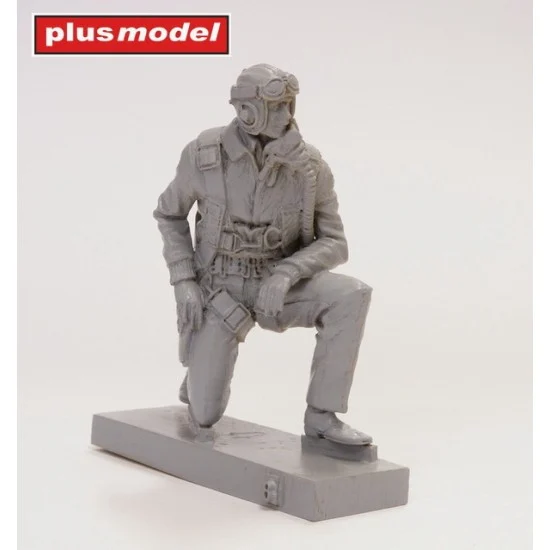 Plus Model AL3012 1/32 US Republic P-47 Thunderbolt Pilot