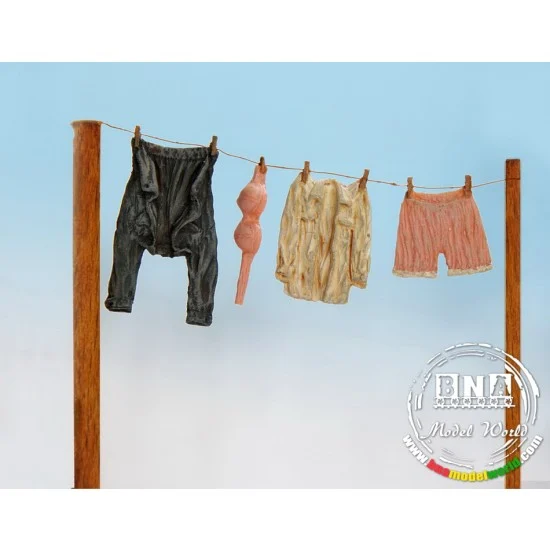 Plus Model EL018 1/35 Clothing - Scenics & Diorama