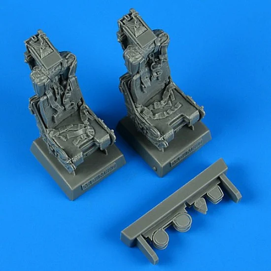 QuickBoost 32283 1/32 McDonnell Douglas F-4 Phantom II Ejection Seats w/Safety Belts
