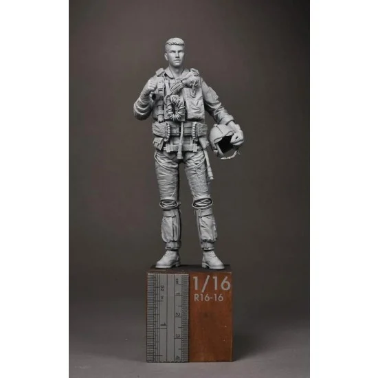 R2 Miniatures R16-16 1/16 USN/US Navy F-14 Tomcat Pilot 1980s
