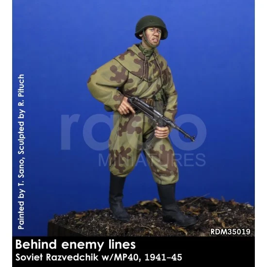 Rado Miniatures 35019 1/35 Soviet Razvedchik w/MP40 1941-45