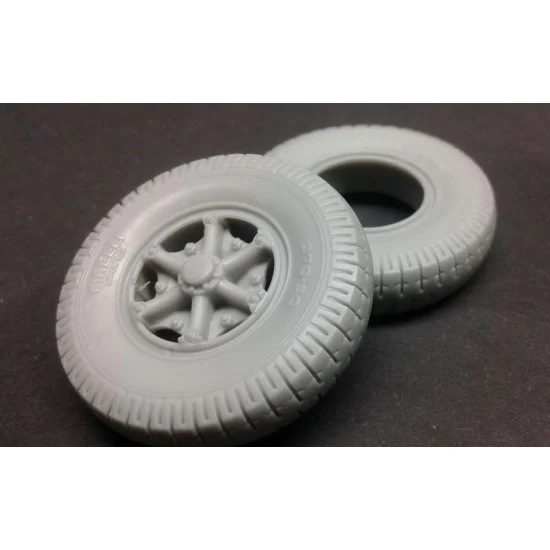 Panzer Art RE35-582 1/35 Italian Lancia 3RO Road Wheels (civilian pattern)