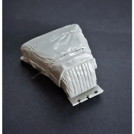 Panzer Art RE35-728 1/35 SdKfz 10 Engine Deck with Canvas Cover