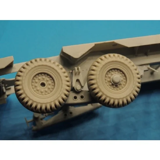 Resicast 352415 1/35 TRCU 30ton Tank Transporter Wheels for Thunder Model (8 wheels) - Military Vehicles & Tanks