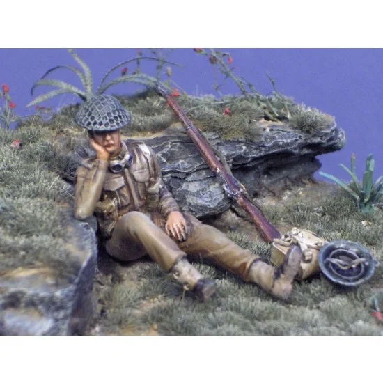 Resicast 355626 1/35 British Soldier Sleeping "Head on Hands" (1 figure) - Model Figures