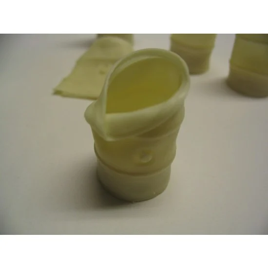 Reality In Scale 35008 1/35, 1/32 Crushed & Dented Fuel Drums (6pcs) - Scenics & Diorama