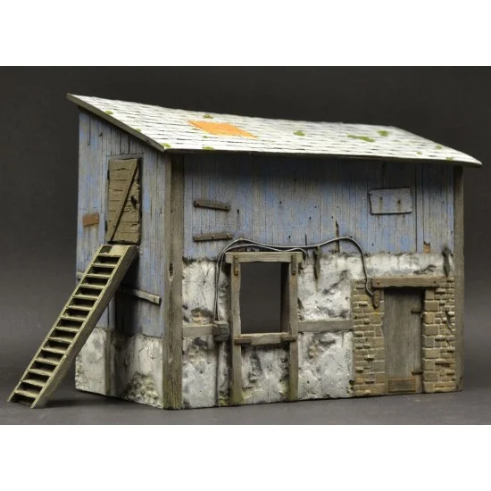 Reality In Scale 35256 1/35 The Old Barn - Scenics & Diorama