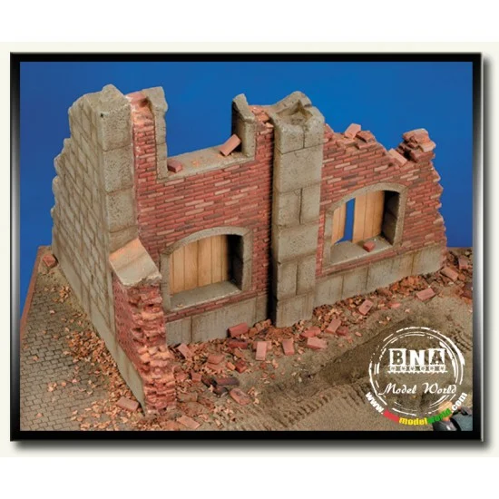 Royal Models RM010 1/35 Barn Ruin - Scenics & Diorama