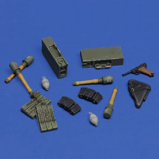 Royal Models 1065 1/16 WWII German Infantry Accessories - Scenics & Diorama