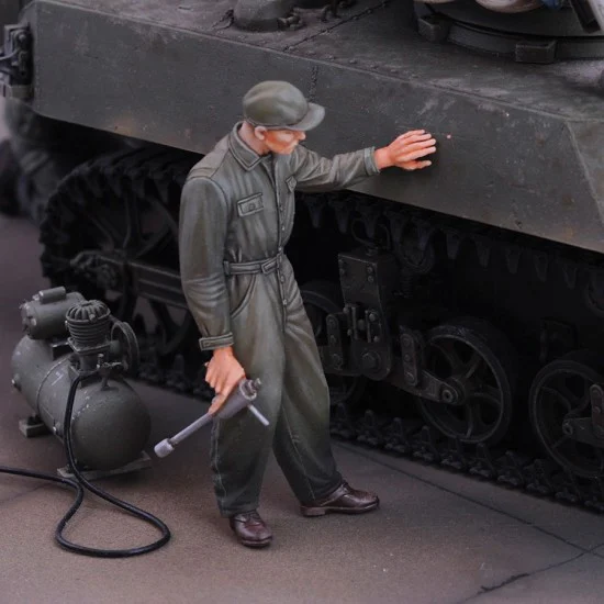 Royal Models 1110 1/72 US Mechanic - Model Figures