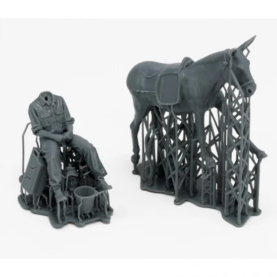 Royal Models 1160 1/35 WWII German Soldier With Mule - Model Figures