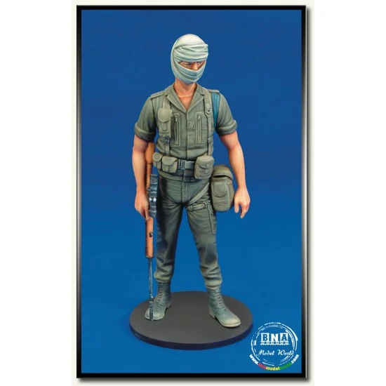 Royal Models RM146 1/16 Legionario "Etranger" (Tchad '90) - Model Figures