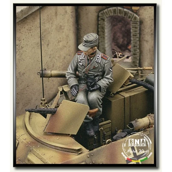Royal Models RM229 1/35 WWII German Tank Crew "Herman Goring" - Model Figures