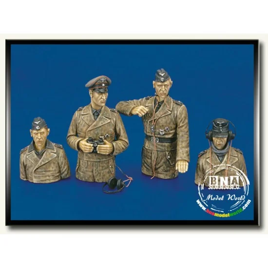 Royal Models RM232 1/35 WWII Waffen SS Tiger I Crew - Model Figures