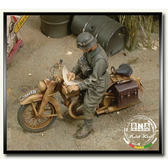 Royal Models RM266 1/35 WWII DKW German Motorcycle Rider - Model Figures