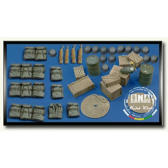 Royal Models RM535 1/35 WWII Elco 80' & Harbour Accessories - Scenics & Diorama
