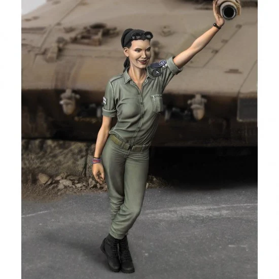 Royal Models RM848 1/35 IDF Woman Soldier - Model Figures