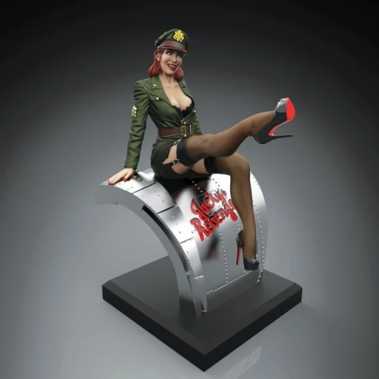 Royal Models RM900 75mm Scale Pin Up Pilot - Model Figures