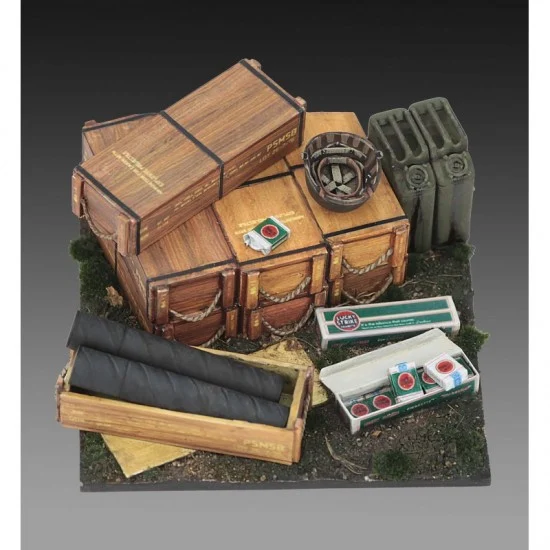 Royal Models RM992 1/35 Base with 105 mm Ammo with Cases - Scenics & Diorama