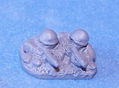 PIG080632 - RUSSIAN SMGS IN FOXHOLES