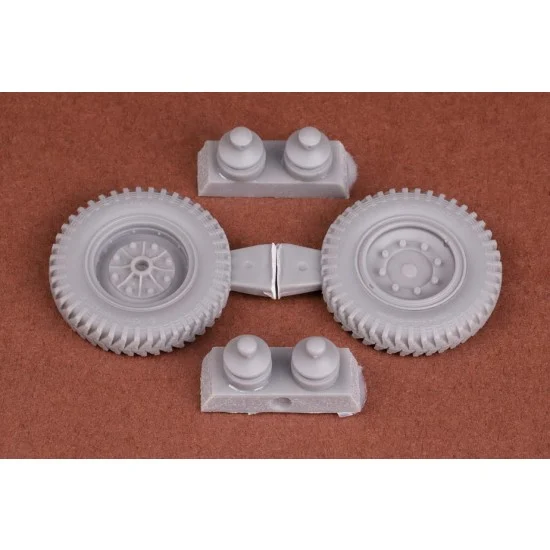 SBS Model 35047 1/35 Sd.Kfz 251 Front Wheel set (angled pattern - sagged)