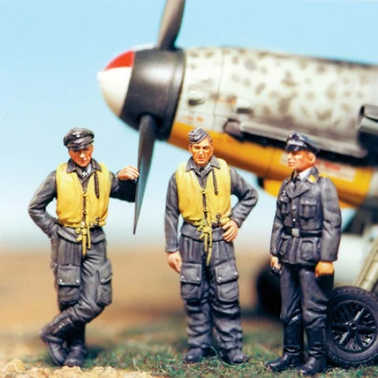 SOL Resin Factory MM101 1/48 WWII German Pilot Set (3 figures) - Model Figures