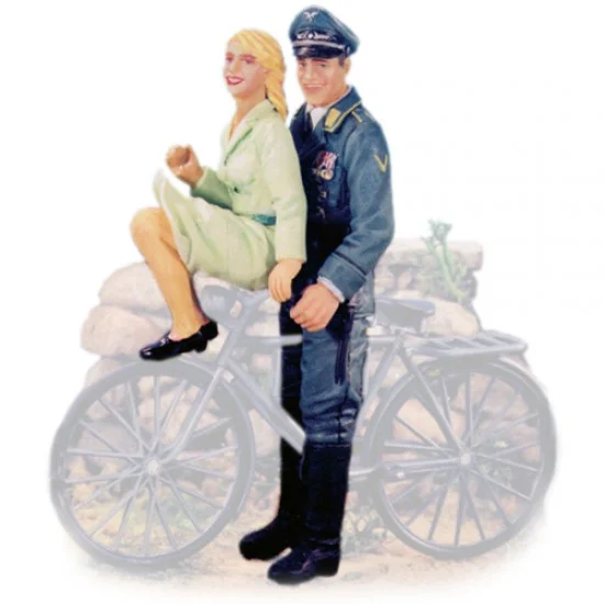 SOL Resin Factory MM125 1/35 Date (2 figures, Base & Bike Not Included) - Model Figures