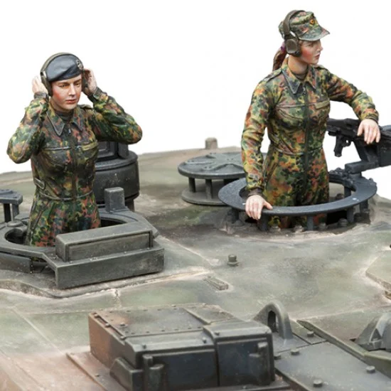 SOL Resin Factory MM240 1/16 Bundeswehr Female Tank Commander & Loader (2 Figures) - Model Figures