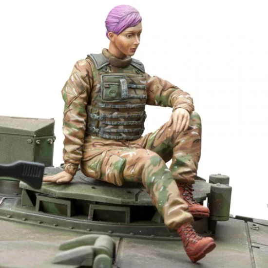 SOL Resin Factory MM284 1/16 British Armed Forces Female Tank Gunner - Model Figures