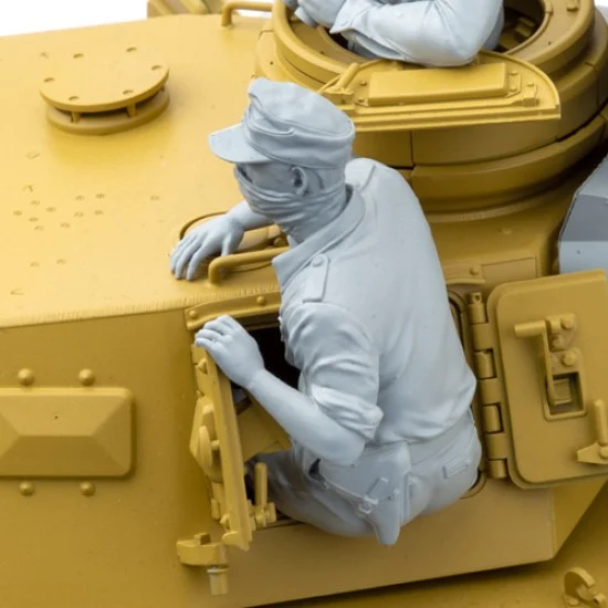 SOL Resin Factory MM543 1/16 WWII German DAK Tank Crew #3 of Panzer III Ausf.J for DAS WERK kits - Model Figures