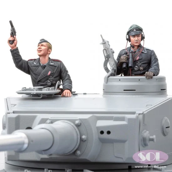 SOL Resin Factory MM598 1/16 WWII German Tiger Tank Commander and Gunner (2 figures) - Model Figures