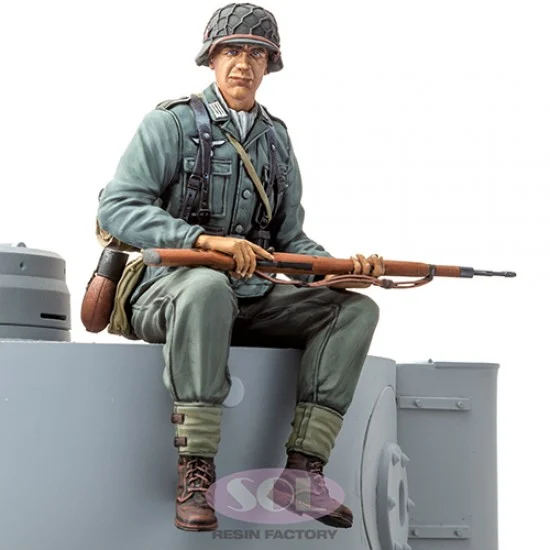 SOL Resin Factory MM769 1/16 WWII German Infantry with Kar98k - Model Figures